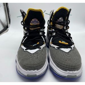 Nike Lebron XIX Men’s Size 10.5 Black University Gold/ Persian Violet